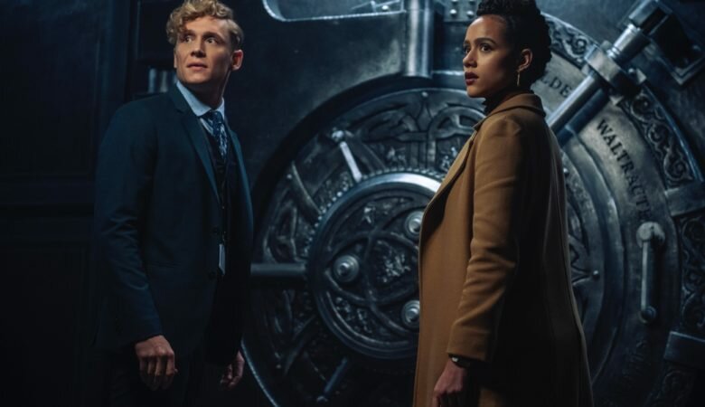 Маттиас Швайгхёфер (Matthias Schweighöfer) и Натали Эммануэль (Nathalie Emmanuel) в фильме «Армия воров / Army of Thieves» (2021)