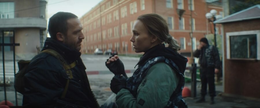 Кадр из сериала «Выжившие» 1 сезон (2021)