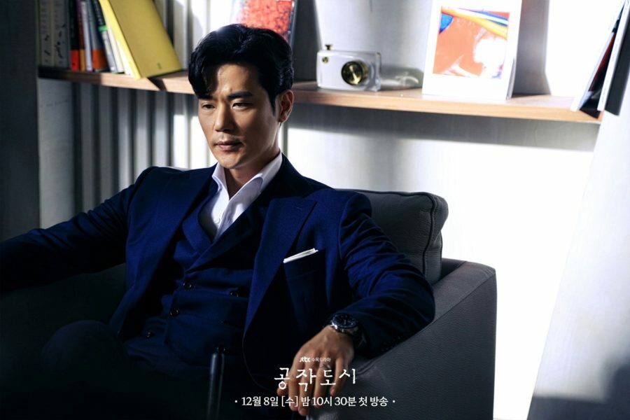 Ким Кан-У (Kim Kang-Woo, 김강우) в дораме «Город павлинов / Искусственный город / Artificial City / Peacock City / 공작도시» (2021-2022)