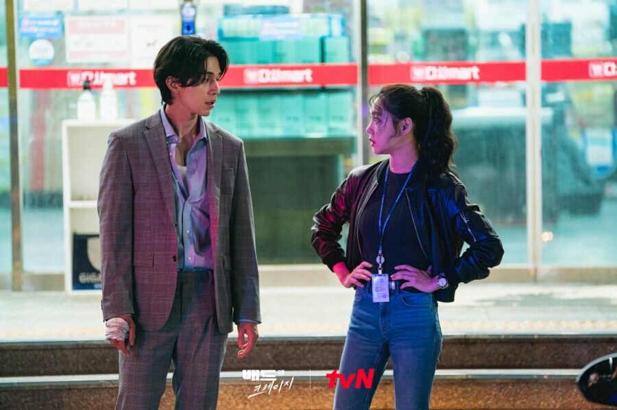 Ли Дон-Ук (Lee Dong-Wook, 이동욱) и Хан Чжи-Ын (Han Ji-Eun, 한지은) в дораме «Плохой и сумасшедший / Bad and Crazy / 배드 앤 크레이지» (2021-2022)