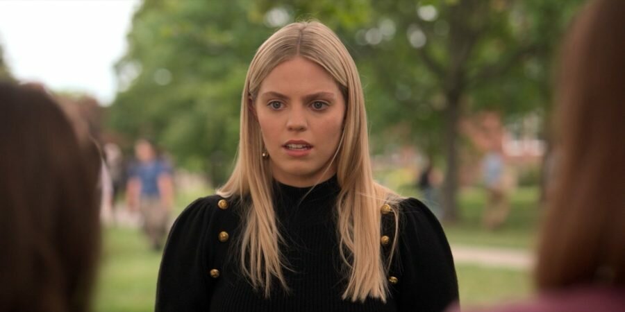 Рене Рапп (Reneé Rapp) в сериале «Сексуальная жизнь студенток / The Sex Lives of College Girls» (2021)