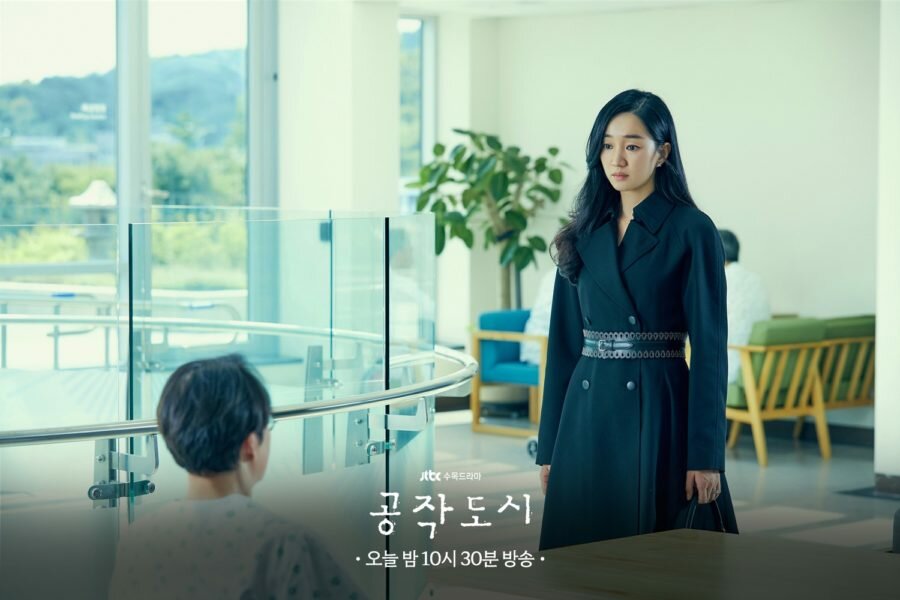 Су-Э (Soo-Ae, 수애) в дораме «Город павлинов / Искусственный город / Artificial City / Peacock City / 공작도시» (2021-2022)