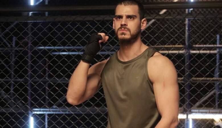 Хасан Денизьяран (Hasan Denizyaran) в сериале «Одинокий волк / Yalnız Kurt» (2022)