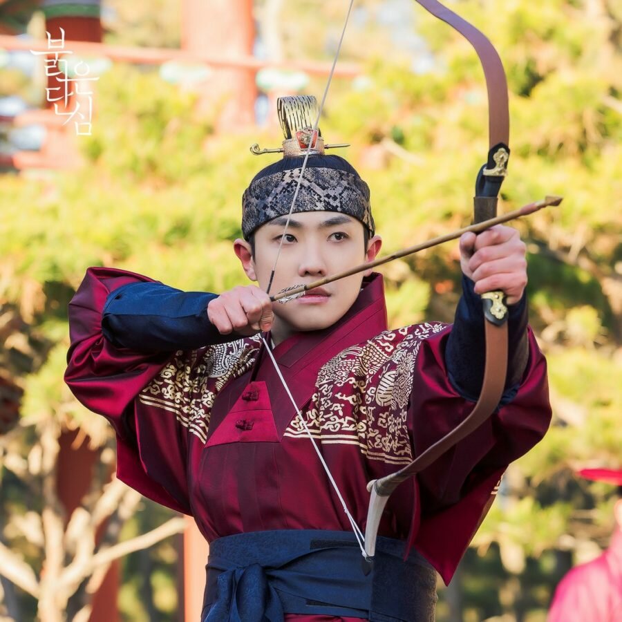 Ли Джун (Lee Joon, 이준) в дораме «Одинокое красное сердце / Bloody Heart / 붉은 단심» (2022)