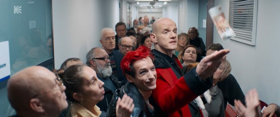 Кадр из сериала «Конец света» (2022)