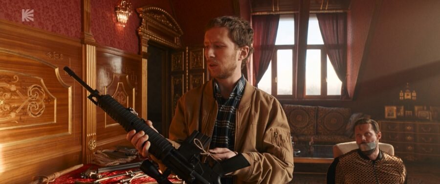 Семён Трескунов и Даниил Воробьев в сериале «Конец света» (2022)