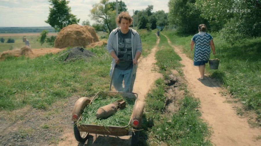 Кадр с 3 сезона сериала «Жуки» (2022)