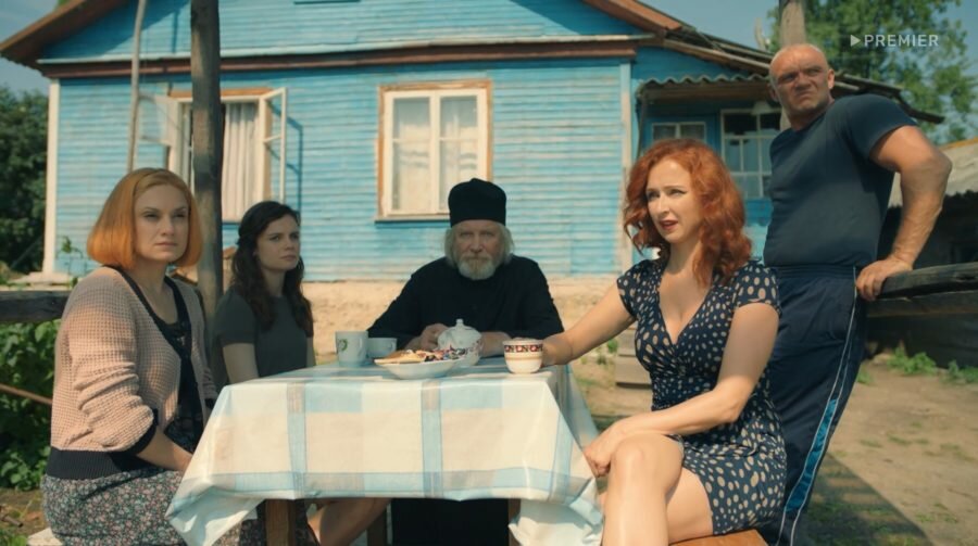 Кадр с 3 сезона сериала «Жуки» (2022)