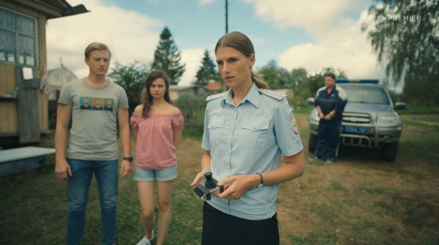 Кадр с 3 сезона сериала «Жуки» (2022)