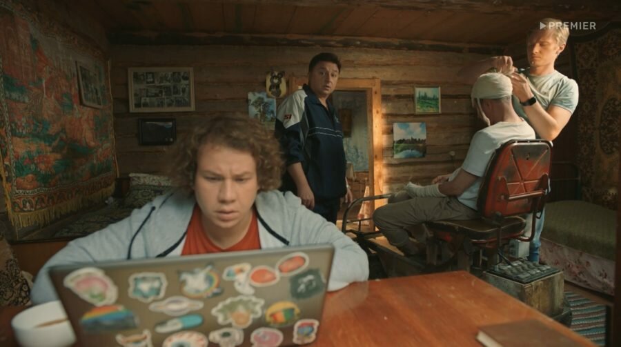 Кадр с 3 сезона сериала «Жуки» (2022)